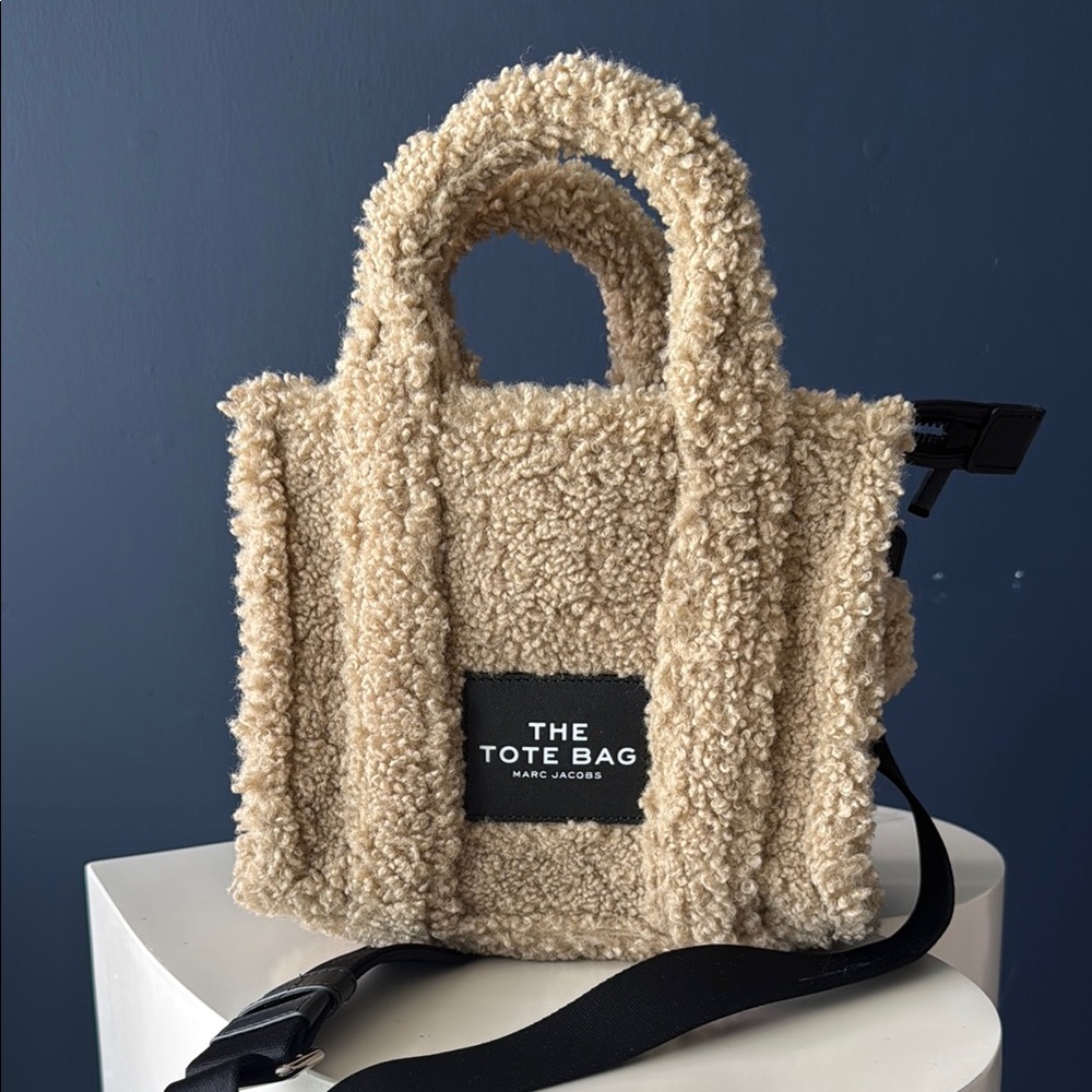 Marc Jacobs Cream Sherpa Tote Bag Cozy Everyday Essential